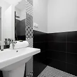 Modern With Air Conditioning In Close To Three Parks By Renters Prestige Varsovie