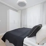 Appartement Modern With Air Conditioning In Close To Three Parks By Renters Prestige
