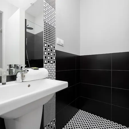 Modern With Air Conditioning In Close To Three Parks By Renters Prestige Varsovia