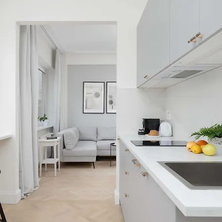 Modern With Air Conditioning In Close To Three Parks By Renters Prestige Warszawa