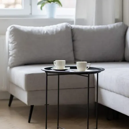 Modern With Air Conditioning In Close To Three Parks By Renters Prestige *