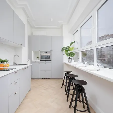 Modern With Air Conditioning In Close To Three Parks By Renters Prestige Apartament *