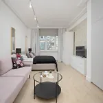 Modern With Air Conditioning In Close To Three Parks By Renters Prestige *