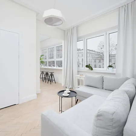 Modern With Air Conditioning In Close To Three Parks By Renters Prestige * 华沙