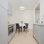 Modern With Air Conditioning In Close To Three Parks By Renters Prestige Warschau