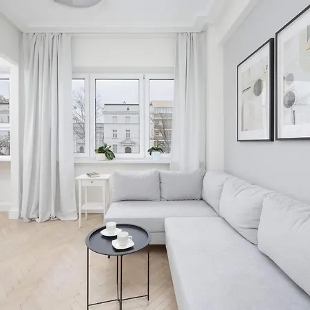 Apartment Modern With Air Conditioning In Close To Three Parks By Renters Prestige